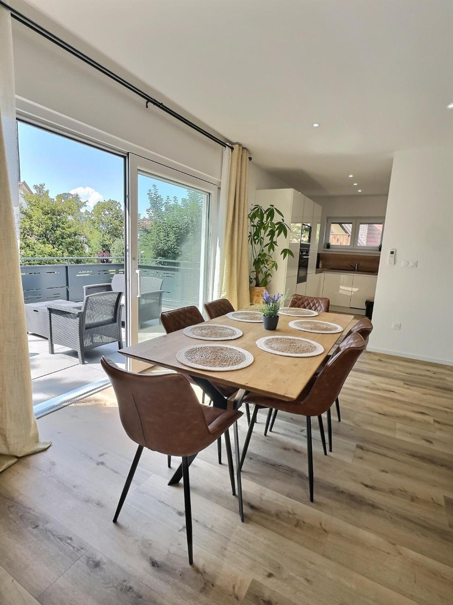 Appartement Alsace Neuf Garage, Parking Et Terrasse Colmar Exterior photo