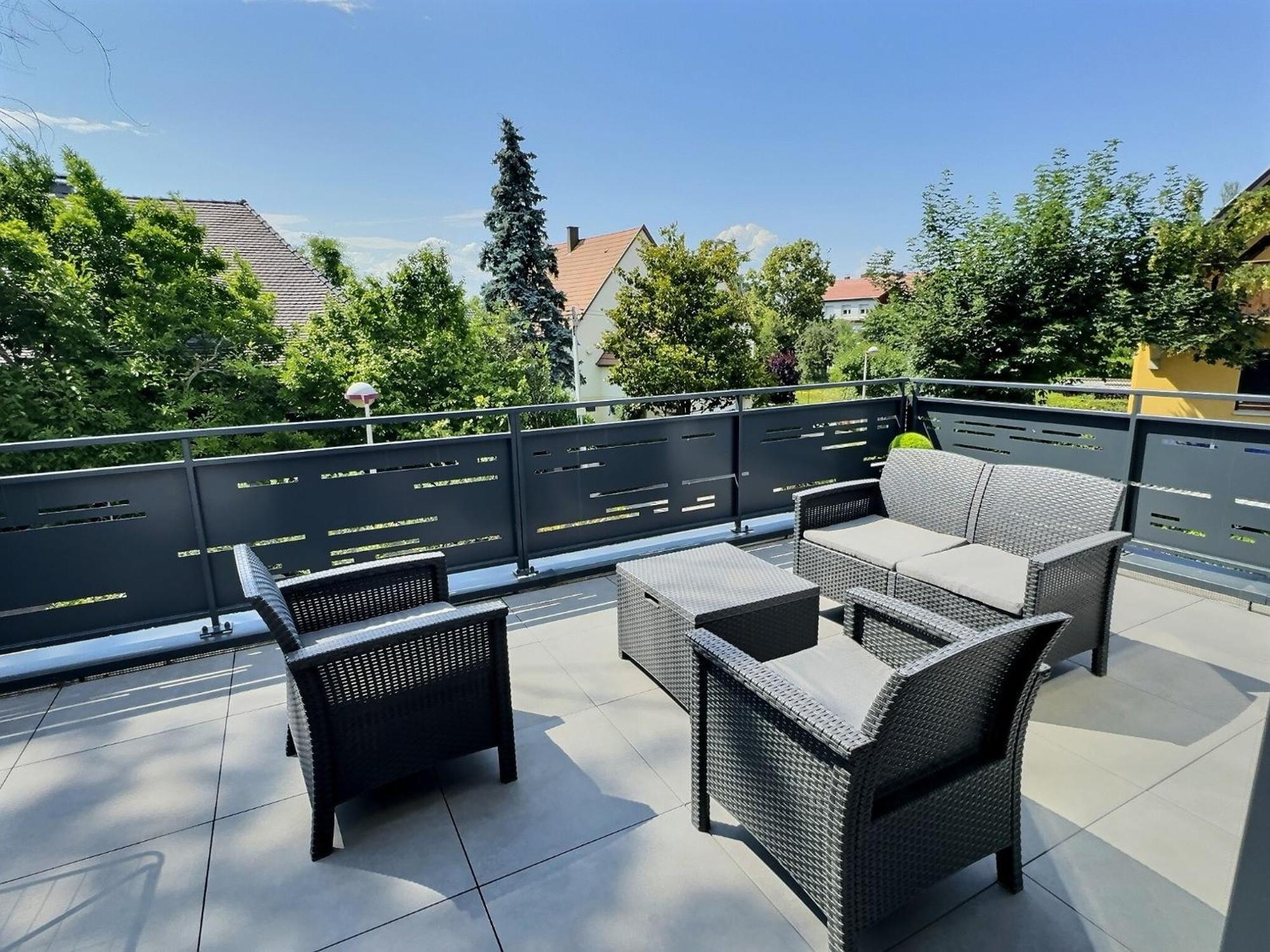Appartement Alsace Neuf Garage, Parking Et Terrasse Colmar Exterior photo